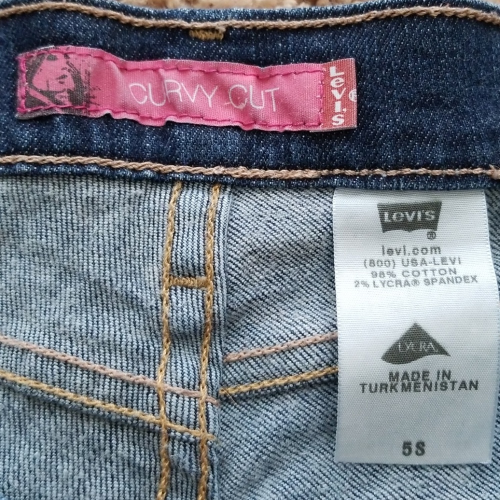 Women's Curvy Cut Levi's Jeans - Picture 7 of 8